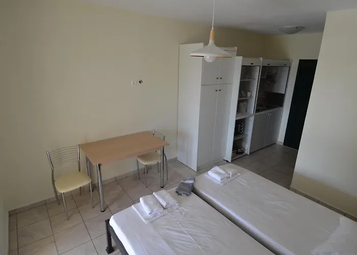 Anna's 招待所 拉瑟